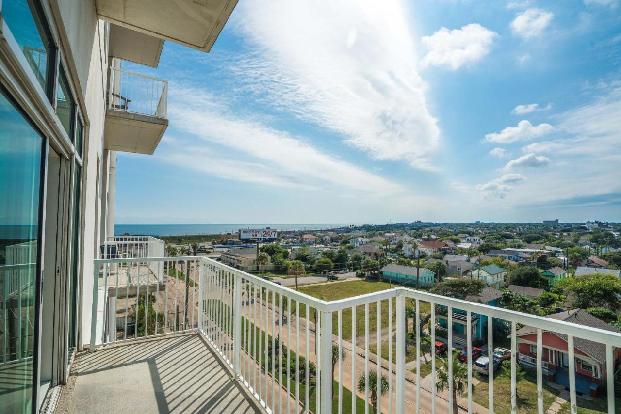 Sea It All Infinity Pool Ocean Views Steps From The Beach - A Perfect Romantic Getaway Lägenhet Galveston Exteriör bild