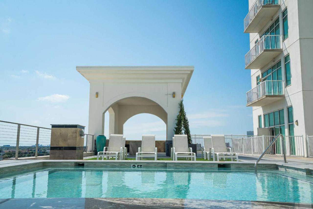 Sea It All Infinity Pool Ocean Views Steps From The Beach - A Perfect Romantic Getaway Lägenhet Galveston Exteriör bild