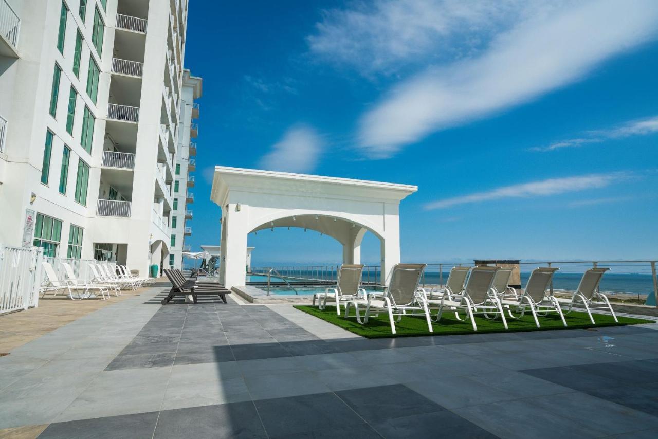 Sea It All Infinity Pool Ocean Views Steps From The Beach - A Perfect Romantic Getaway Lägenhet Galveston Exteriör bild